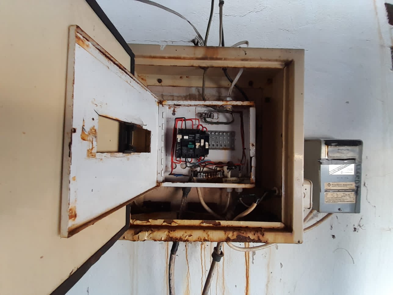 Non-compliant DB board before Electrical COC inspection